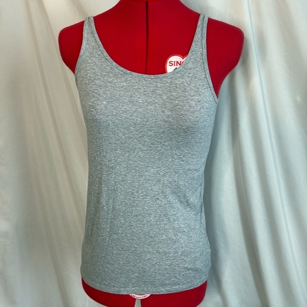 Old navy fitted tank top in grey XL105